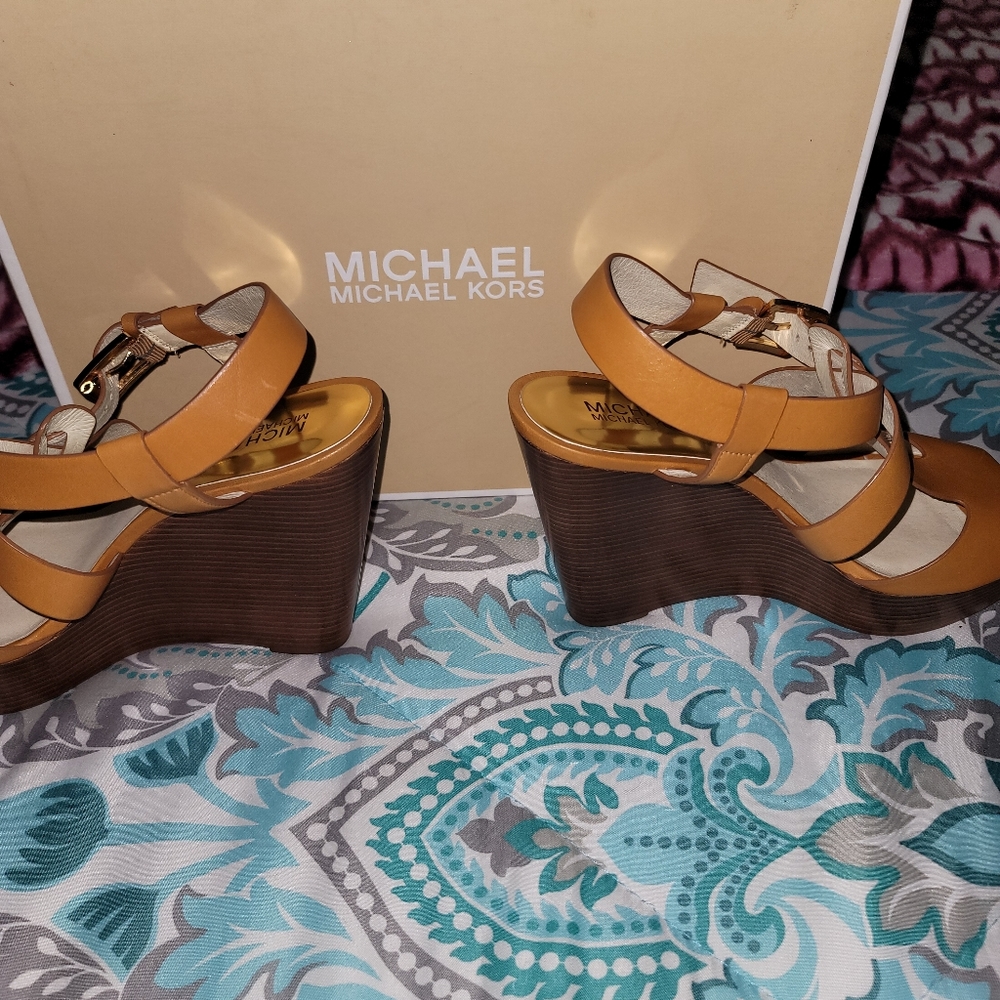 Michael Kors Shoes - Picture 2 of 4